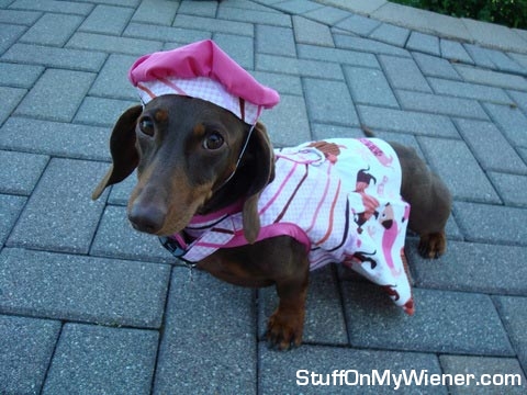 Dilly-Mae-Martin-fashion Dilly Mae Martin in hat and dress.
